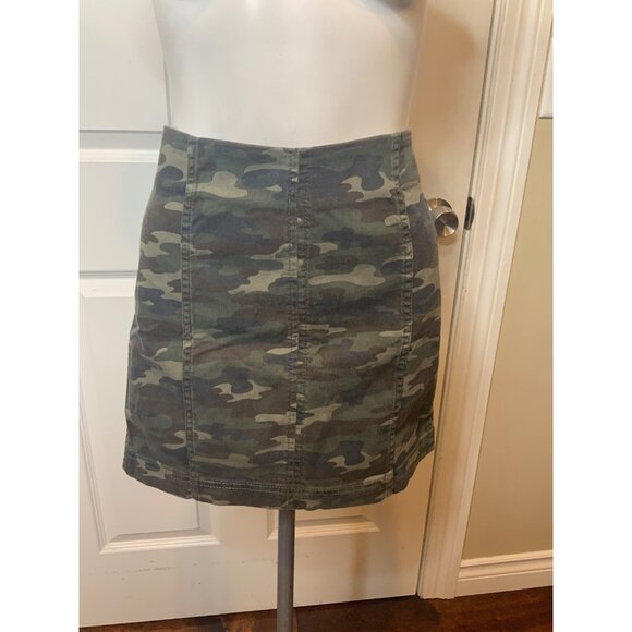 Free People Green Camo Mini Skirt, Size 6, NWT! $60, Size 6 - Picture 1 of 6